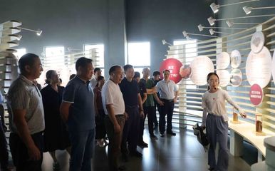 【关注】不忘初心跟党走,凝心共筑中国梦。
